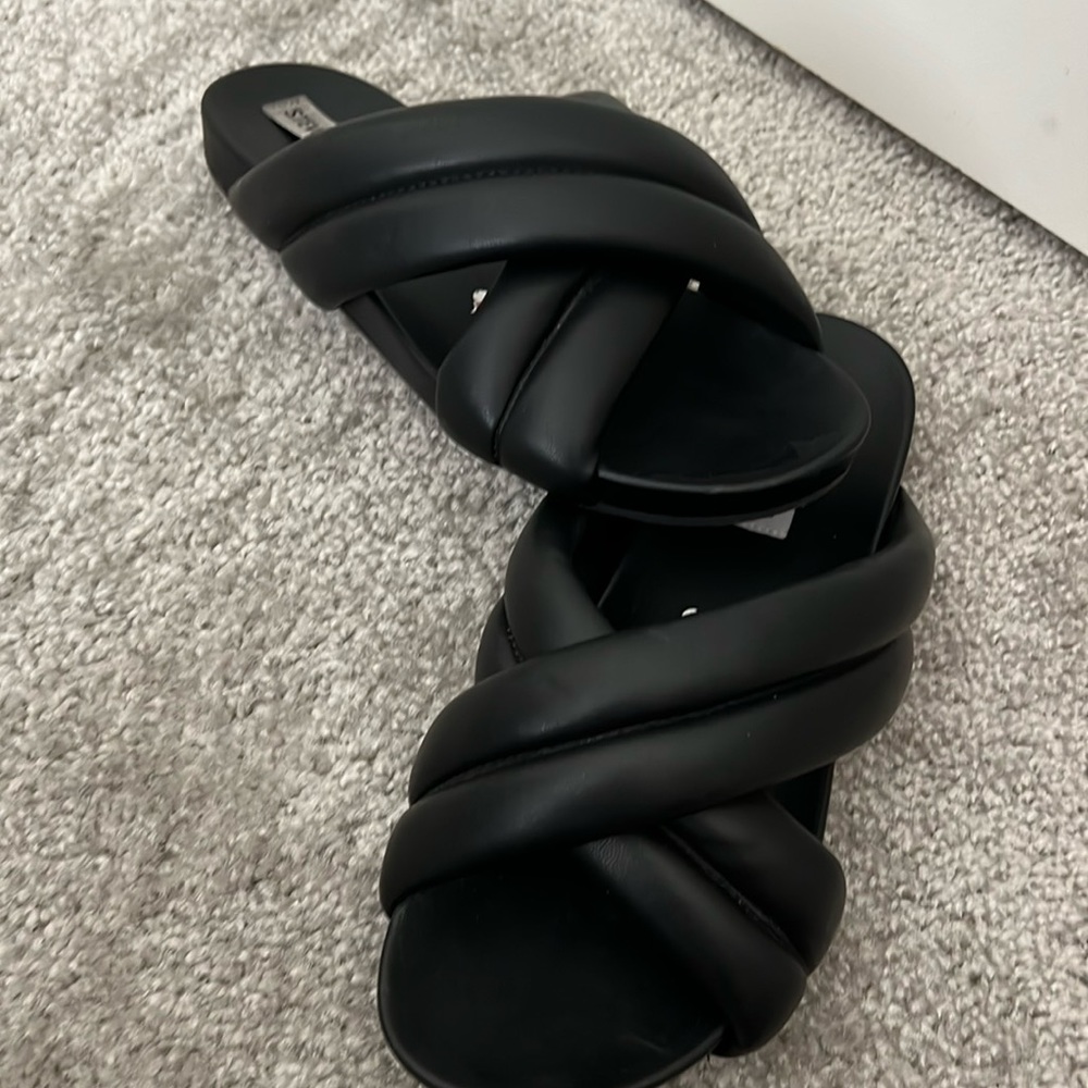 Women’s Steve Madden Tucson sandals Size 8.5